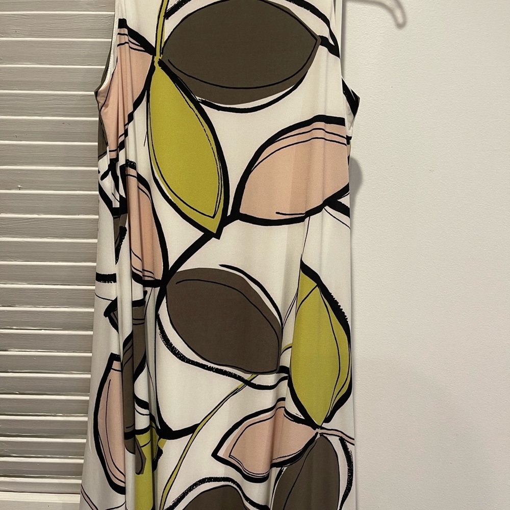 Dress - Picture 2 of 3